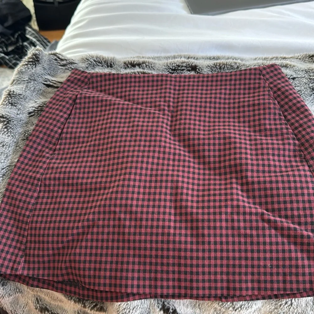 Urban Outfitters Red Gingham Skirt Size S - Picture 1 of 4